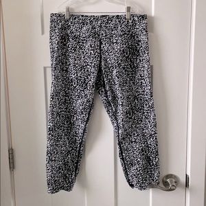 Calvin Klein performance Capri leggings